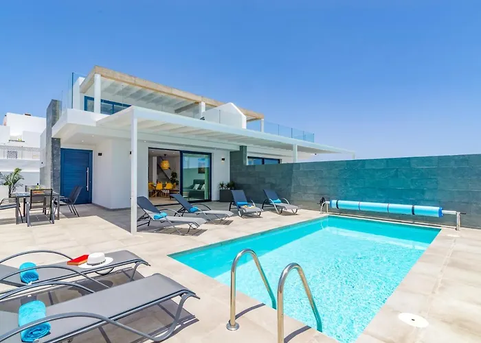 Alvarito By Βίλα *