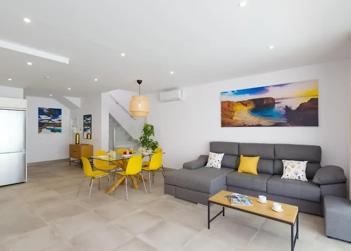 Alvarito By * 卡列罗港