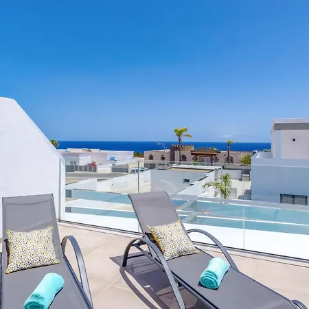 Alvarito By ヴィラ