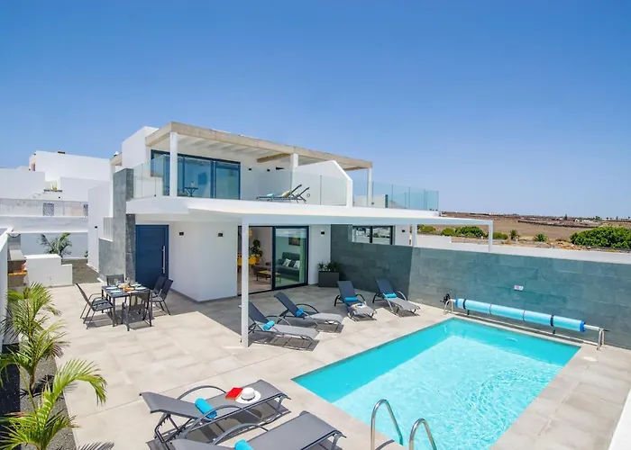 Alvarito By ヴィラ